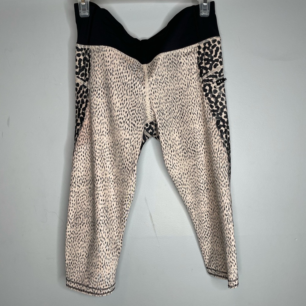 LULULEMON SCALLOPED CROP *RARE*